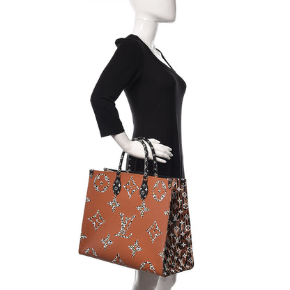 Louis Vuitton Monogram Giant Jungle Onthego GM Black 3 of 12