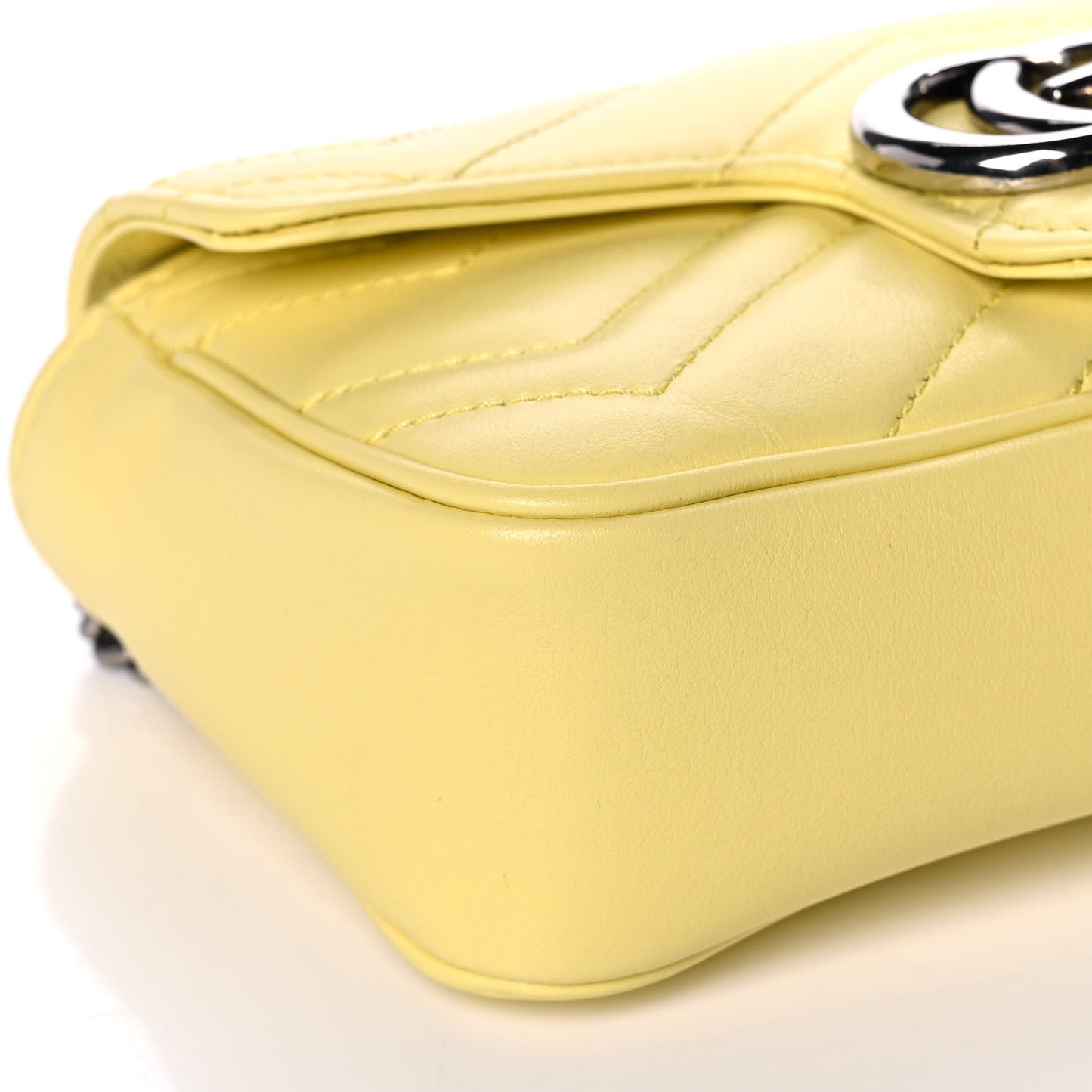 Calfskin Matelasse Super Mini GG Marmont Shoulder Bag Banana