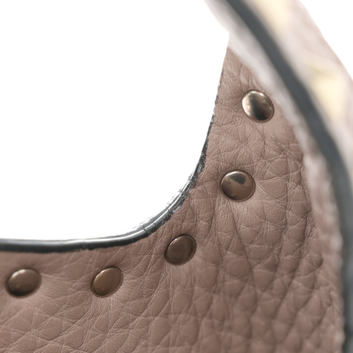 Pebbled Calfskin Small Rockstud Flip Lock Hobo Poudre