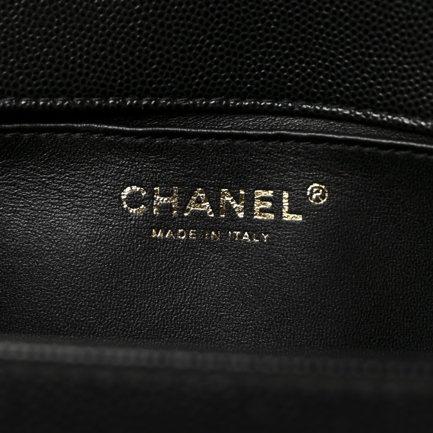 Caviar Quilted Medium Boy Flap Black