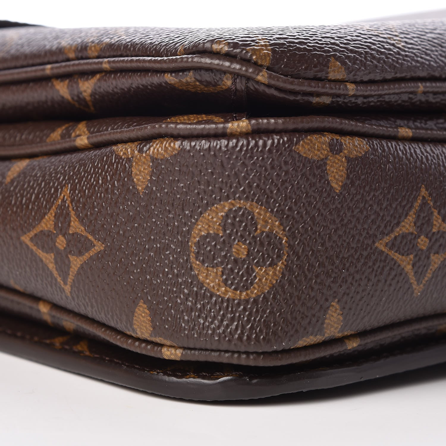 Louis Vuitton Monogram Pochette Metis 8 of 10