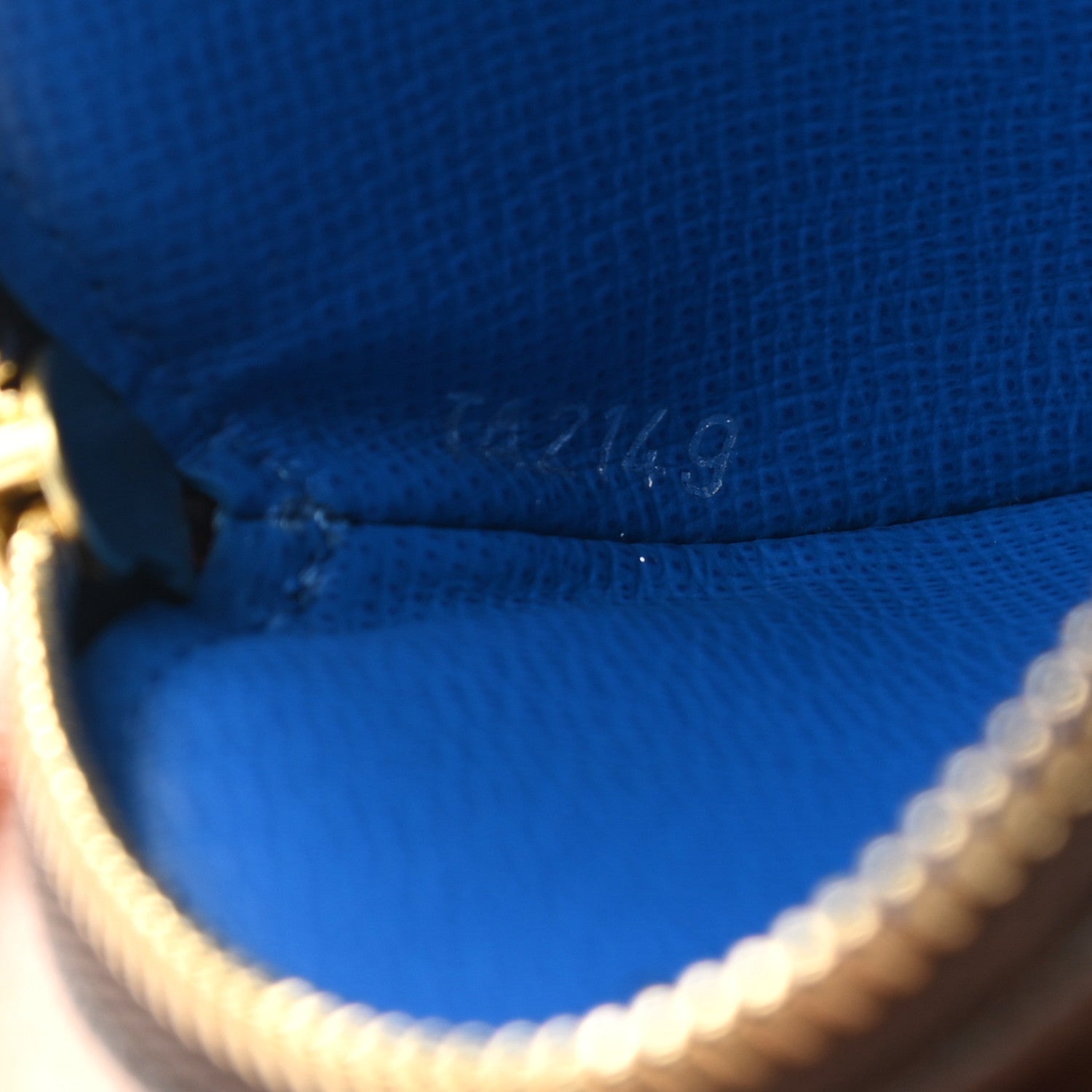 Louis Vuitton Monogram 2019 Christmas Animation Round Coin Purse Blue 7 of 8