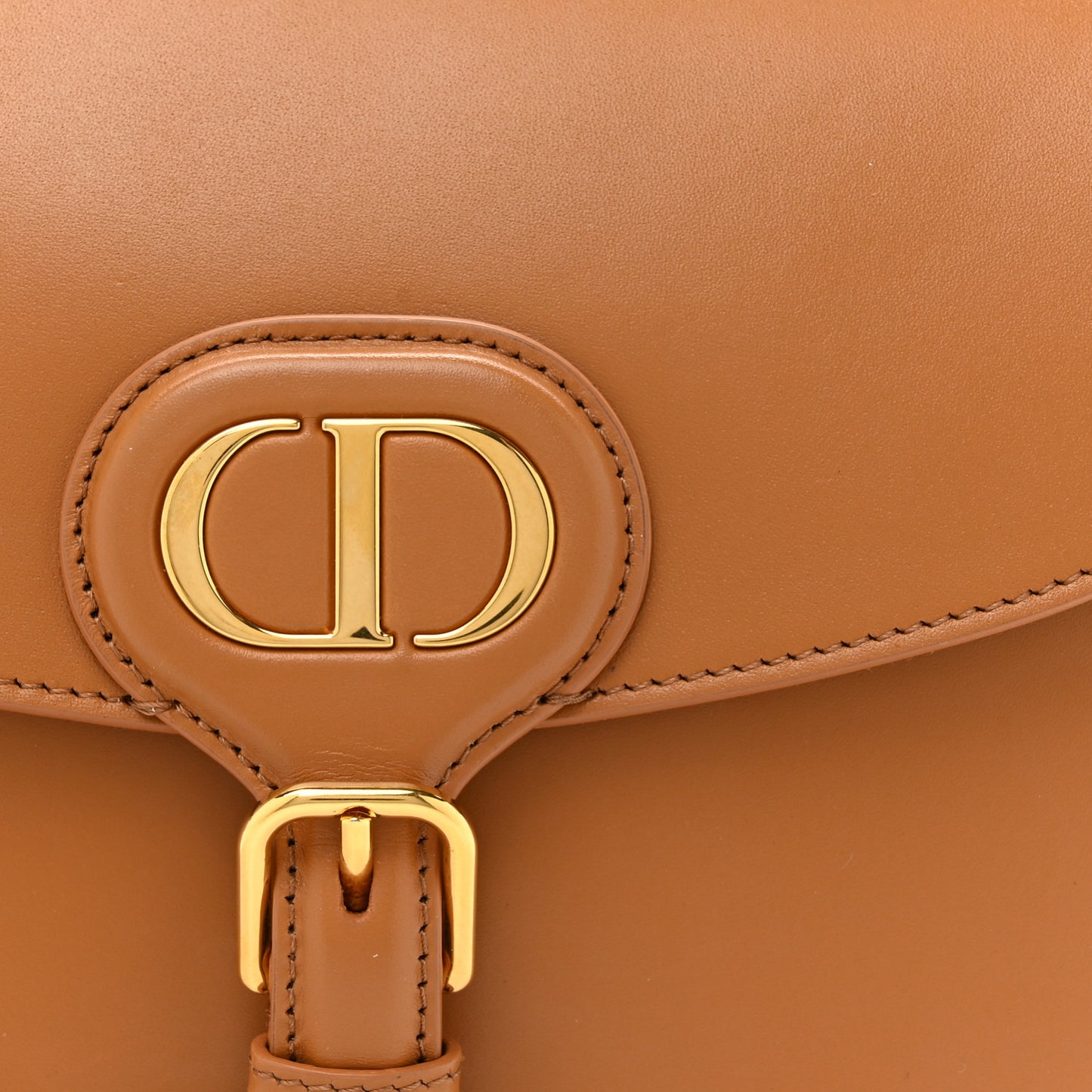 Box Calfskin Medium Bobby Flap Camel