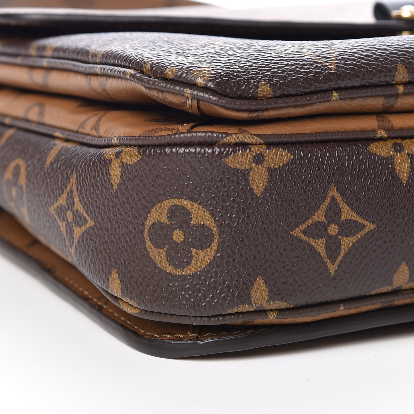 Reverse Monogram Pochette Metis