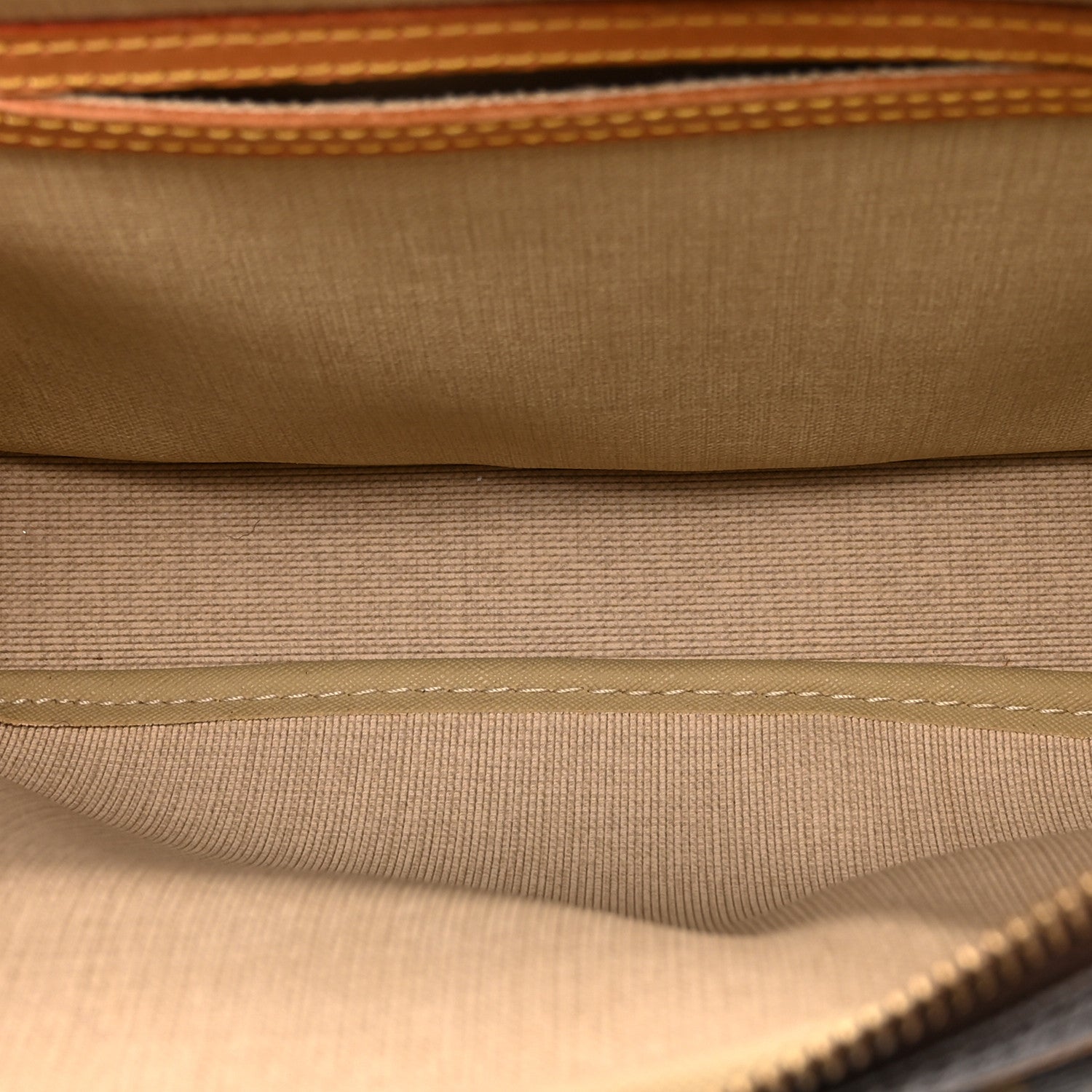 Louis Vuitton Monogram Reporter PM 6 of 11