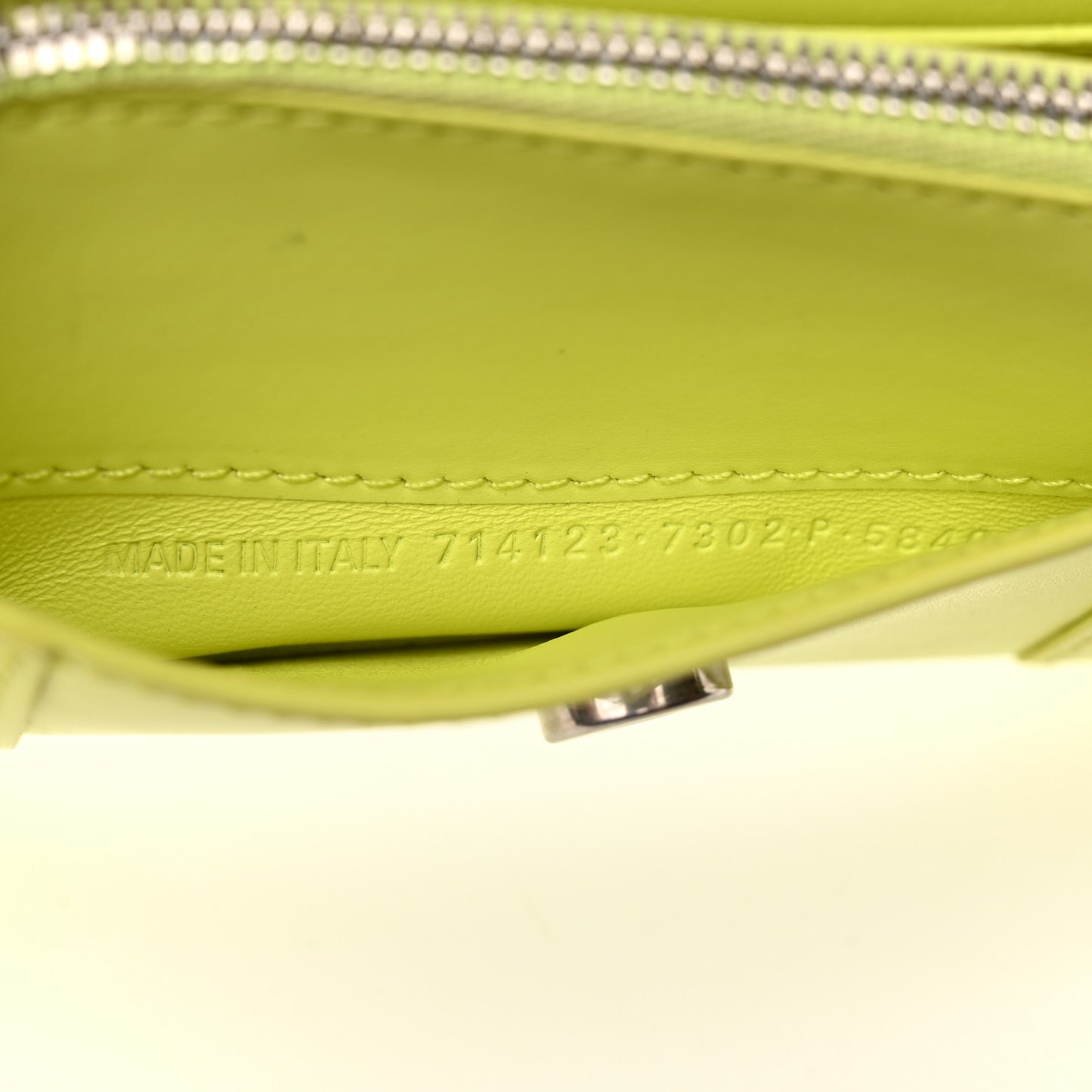 Shiny Box Calfskin XS Hourglass Wallet On Chain Lime
