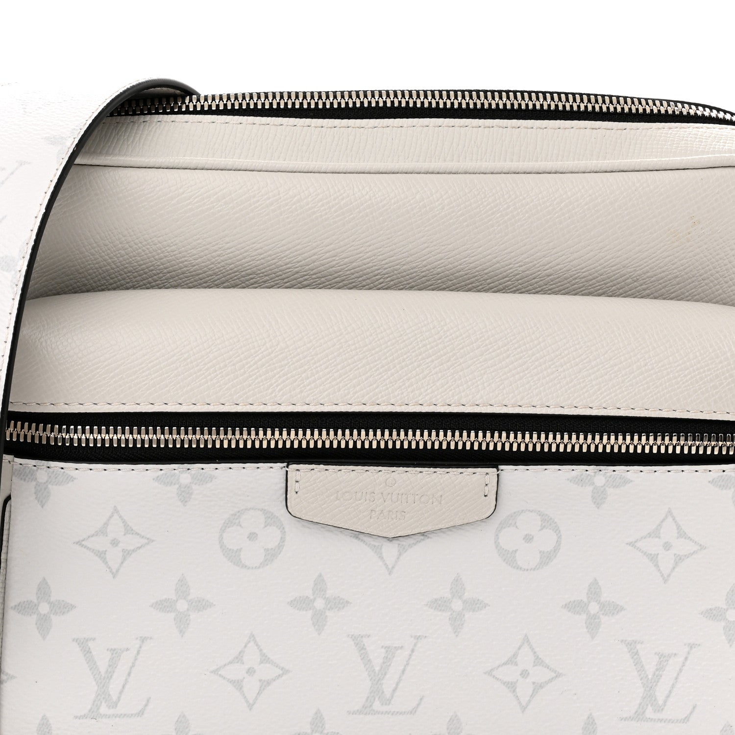 Louis Vuitton Taigarama Outdoor Messenger Antartica 7 of 10