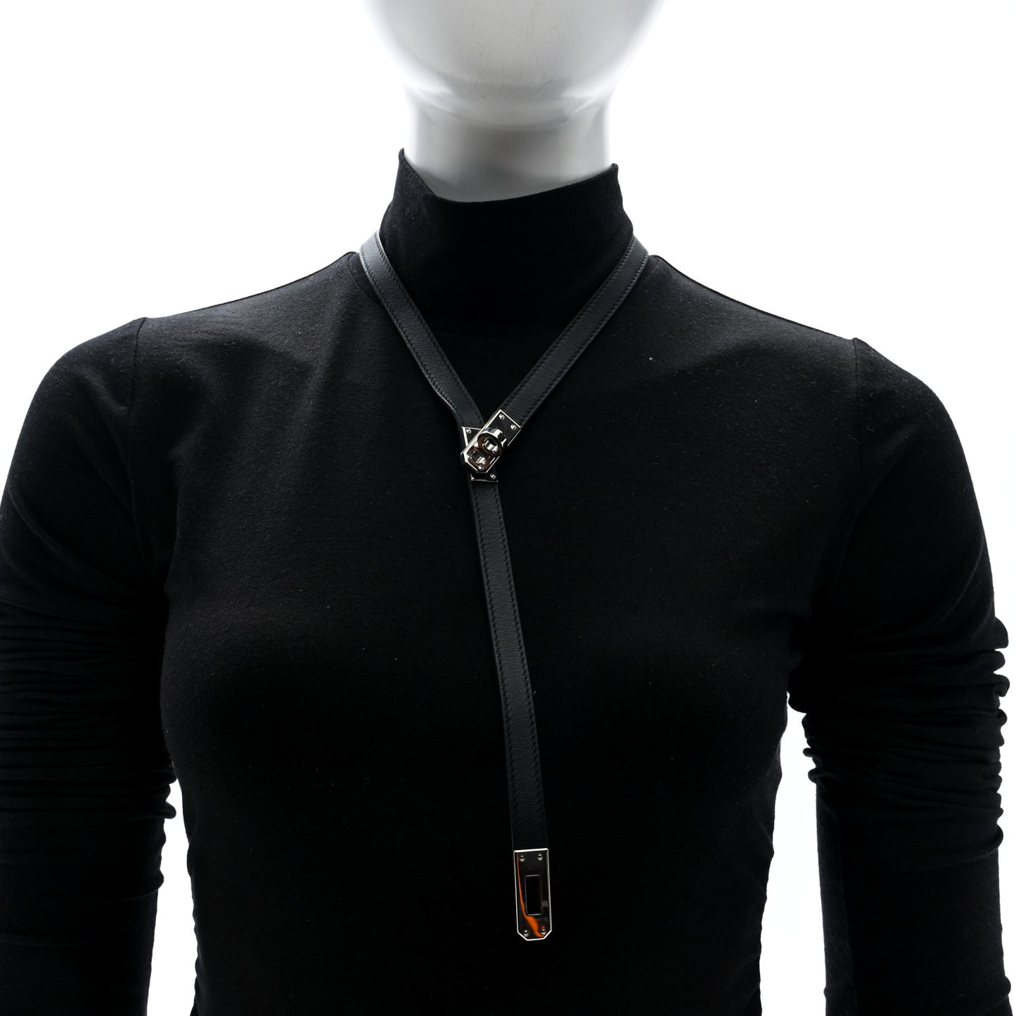 Swift Kelly Lariat Necklace Black