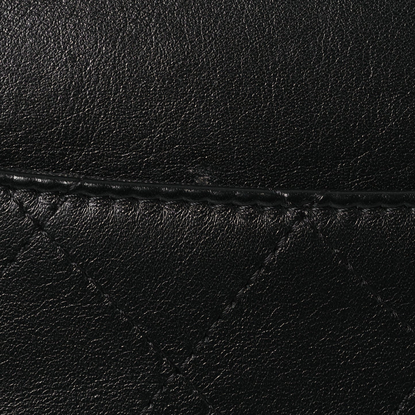 Calfskin Chain 20s Signe Medium Cosmetic Case Black