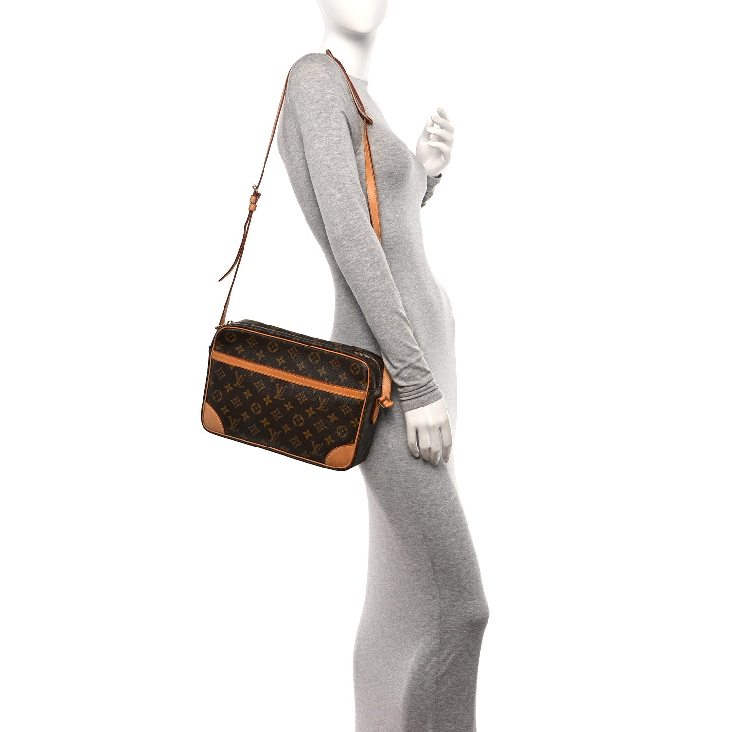 Louis Vuitton Monogram Trocadero 30 2 of 14