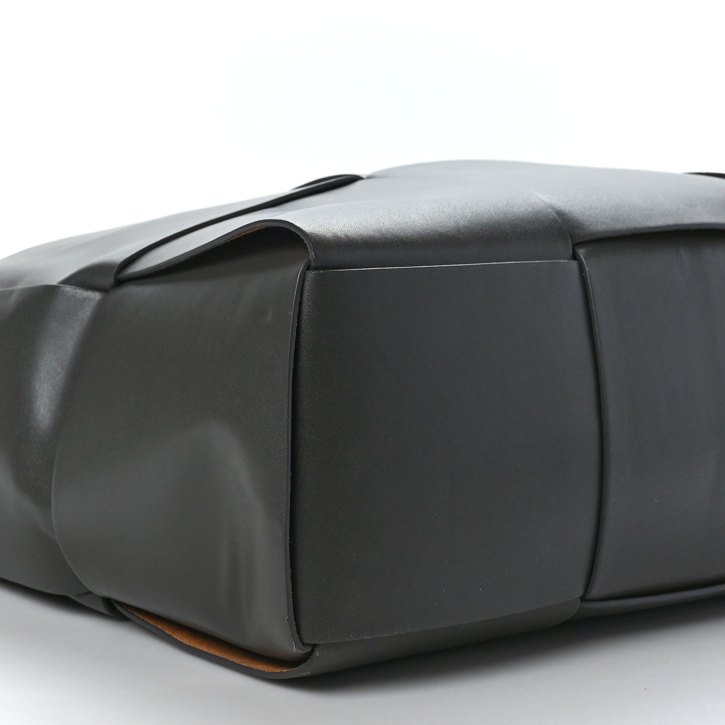 Nappa Maxi Intrecciato Mens Vertical Arco Tote Light Graphite