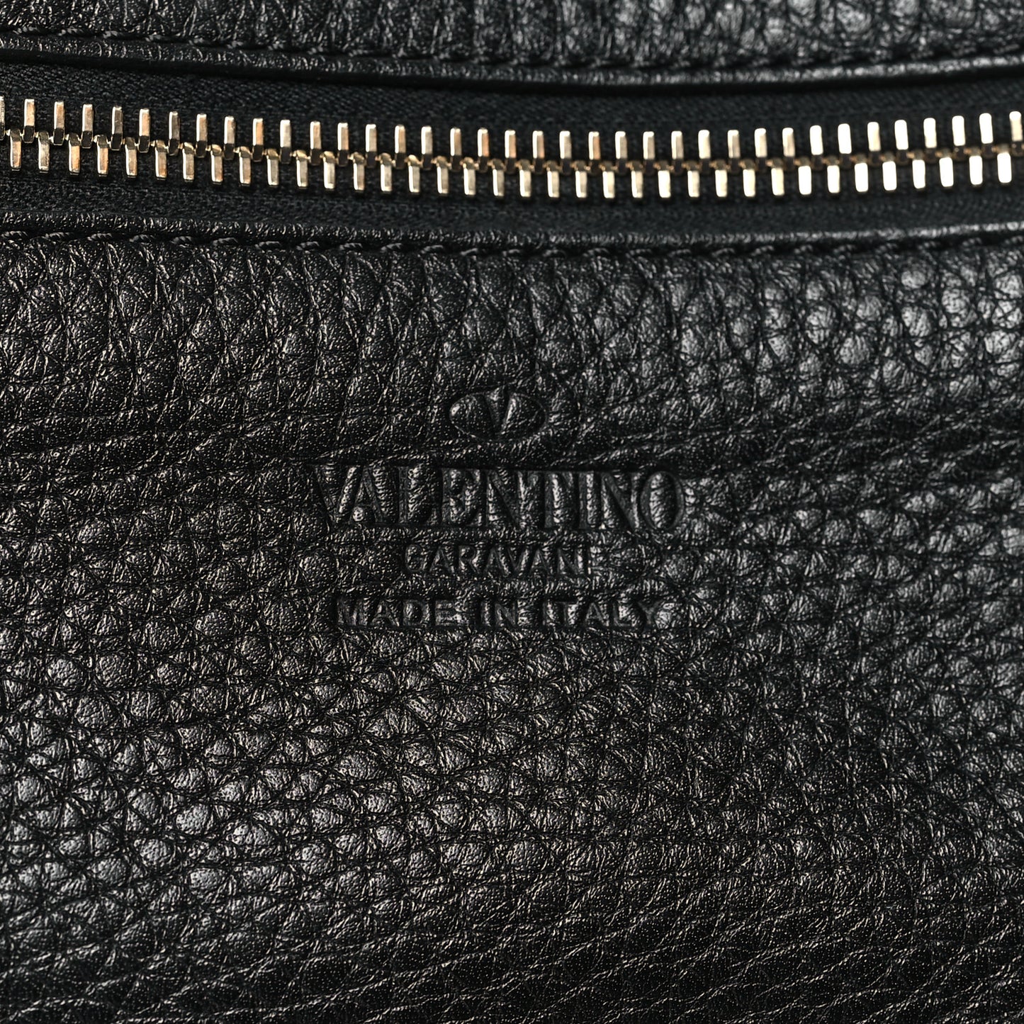Pebbled Calfskin Small Rockstud Tote Black