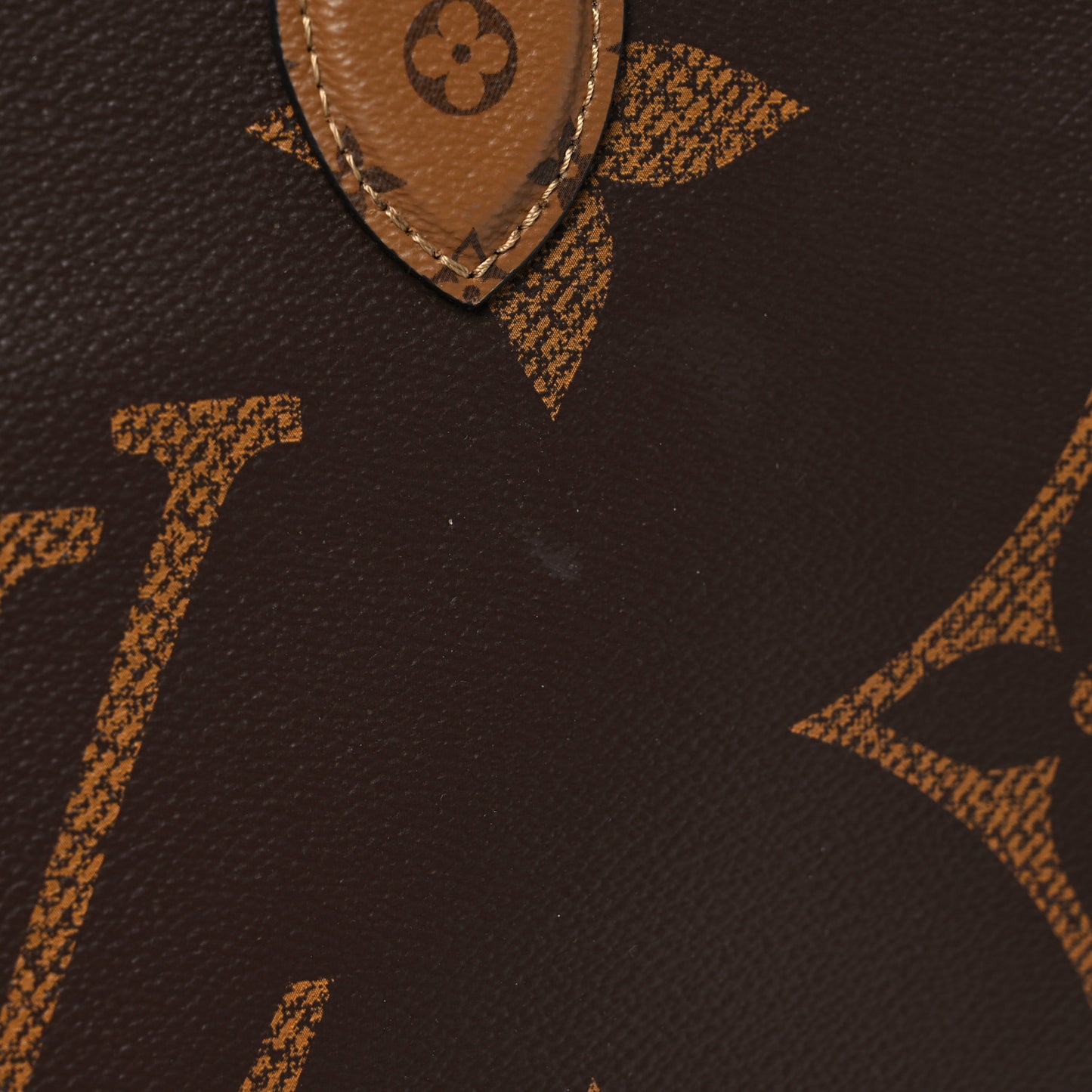 Reverse Monogram Giant Onthego MM