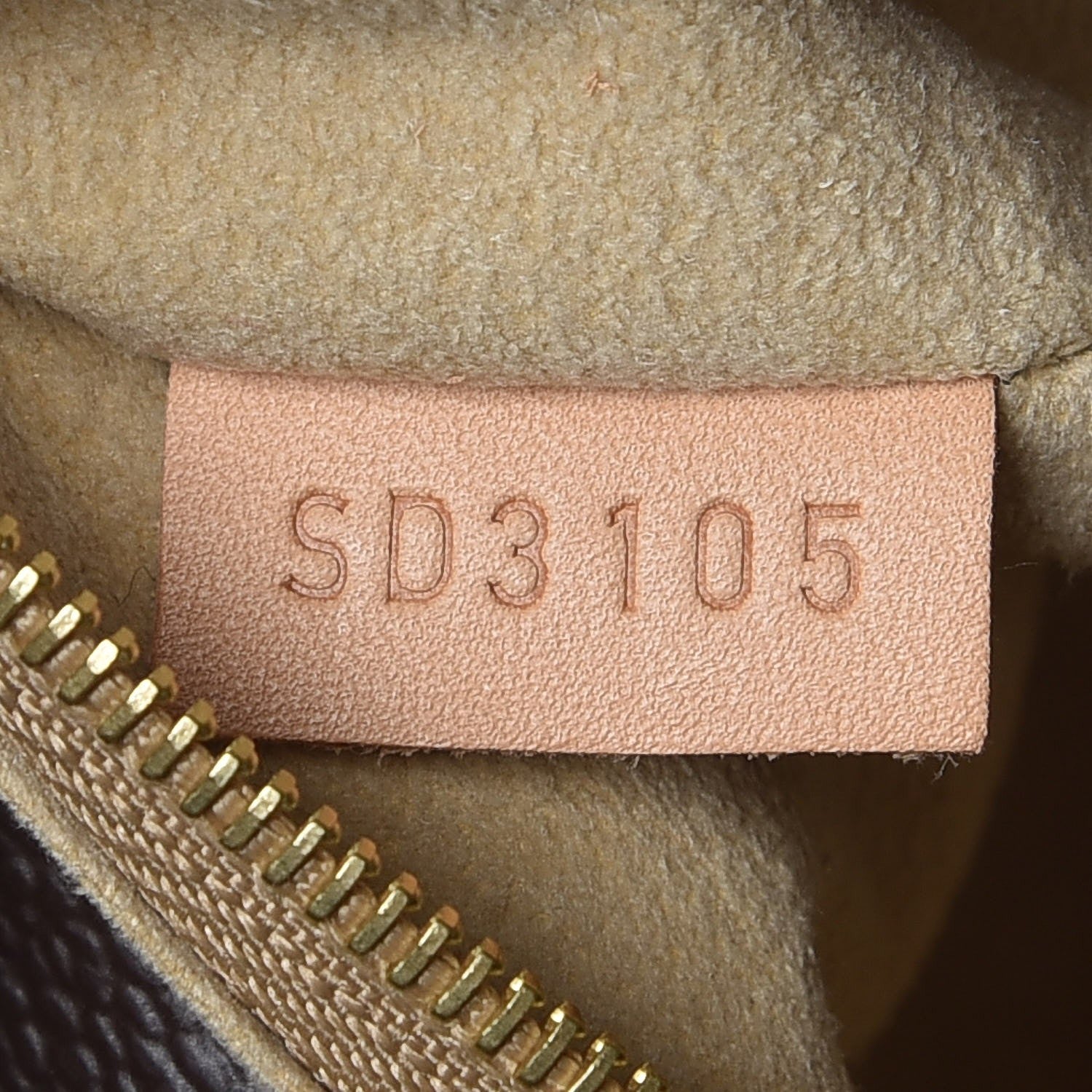 Louis Vuitton Monogram Artsy MM 7 of 11