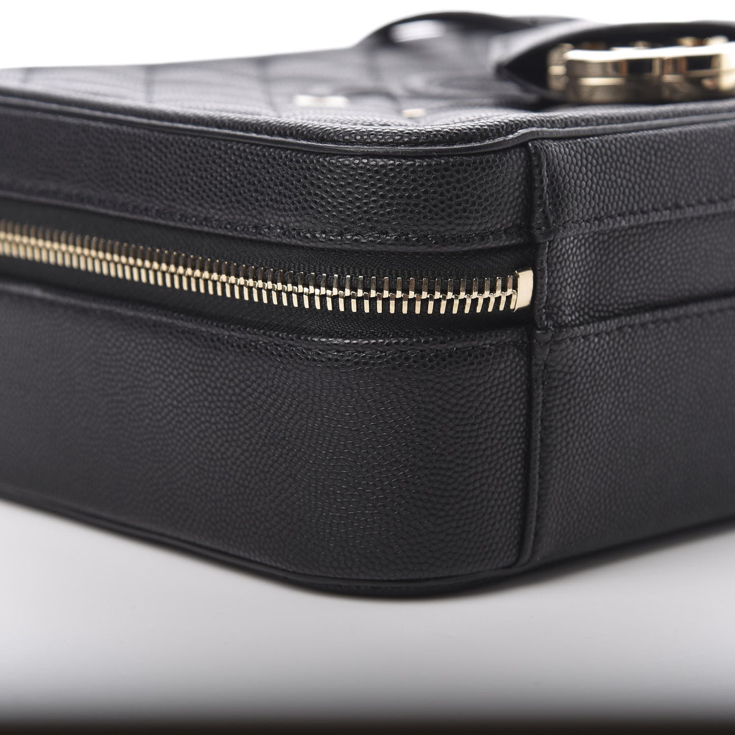 Caviar Quilted Large CC Filigree Vanity Case Black