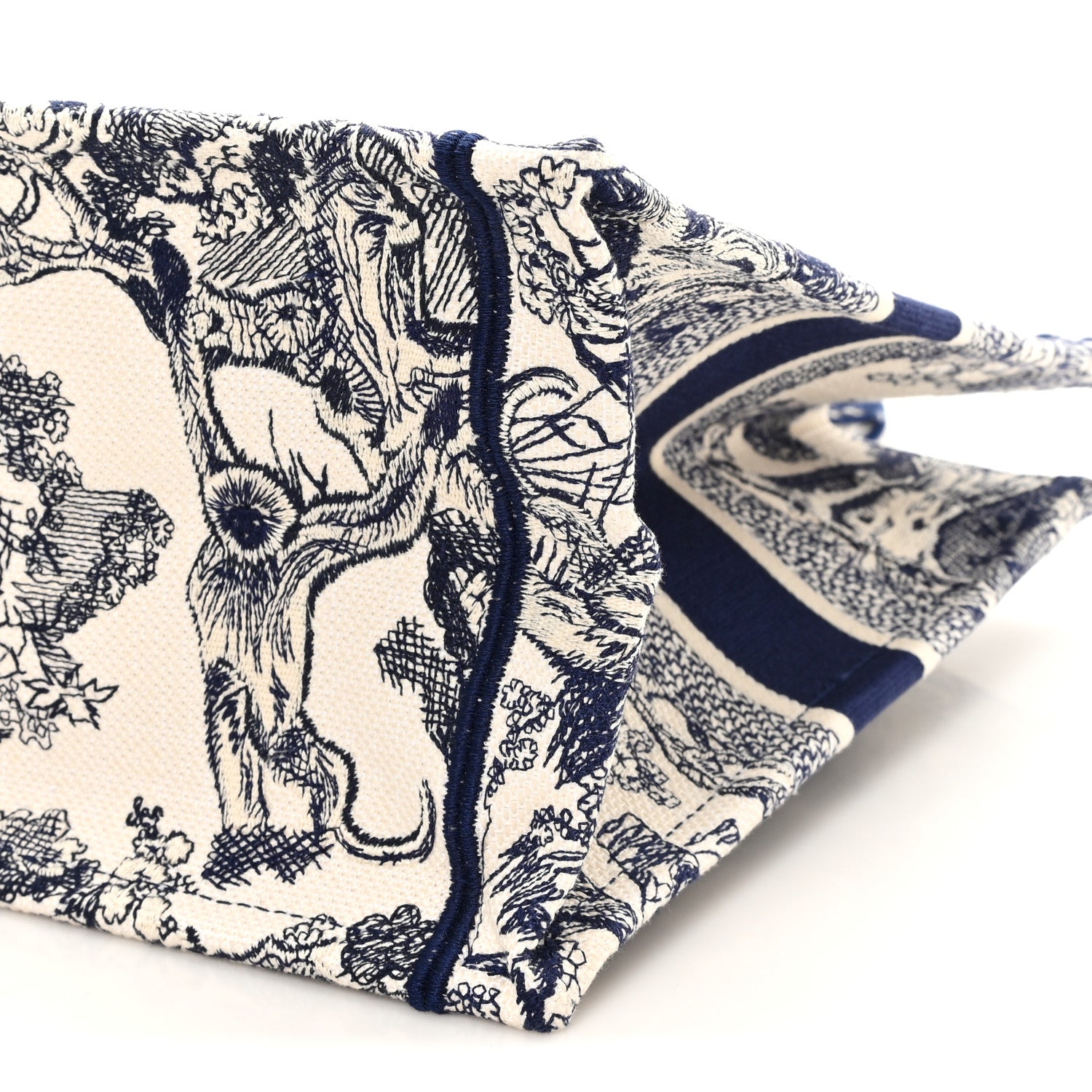 Christian Dior Canvas Embroidered Medium Dioriviera Toile De Jouy Book Tote Blue 10 of 10