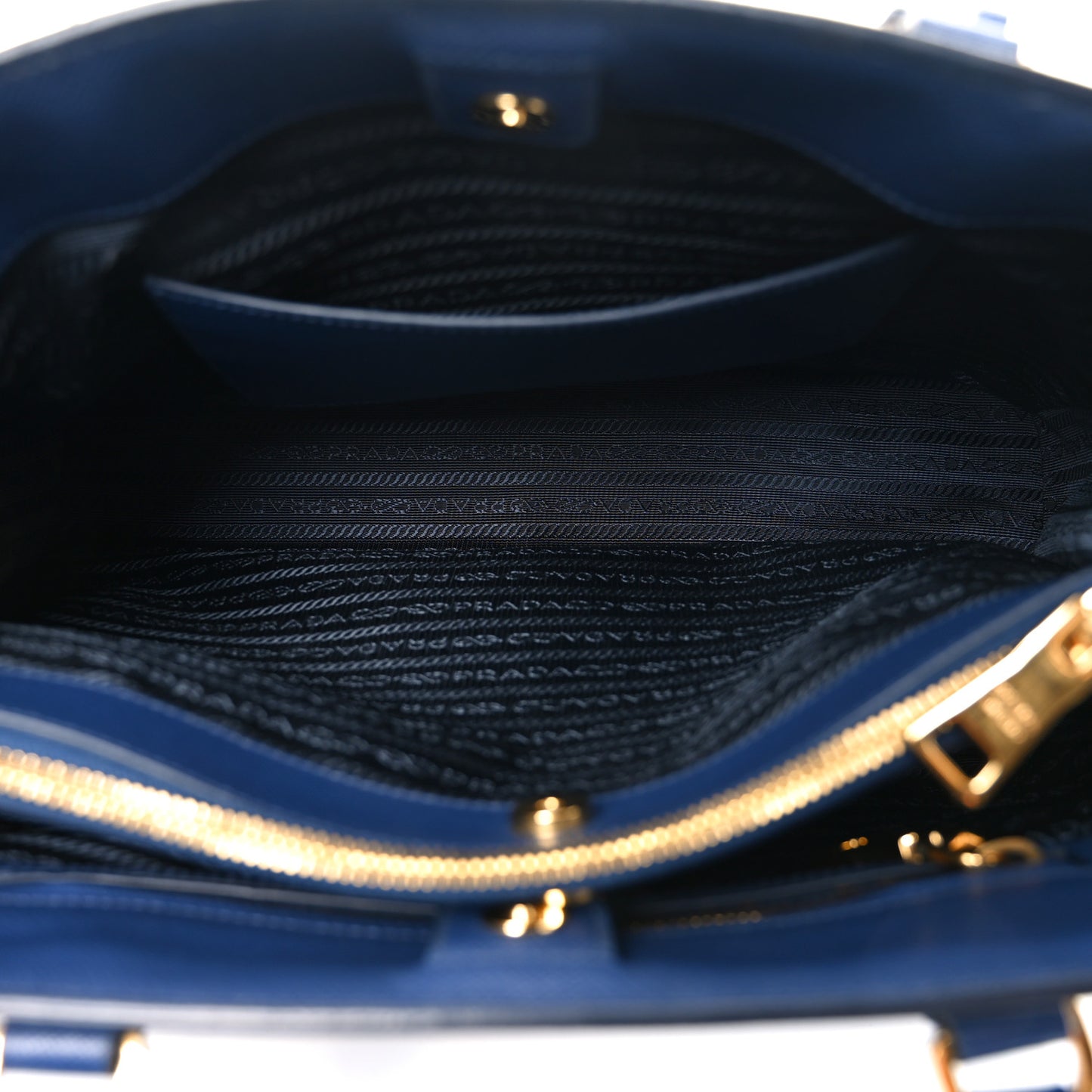 Saffiano Lux Medium Tote Bluette