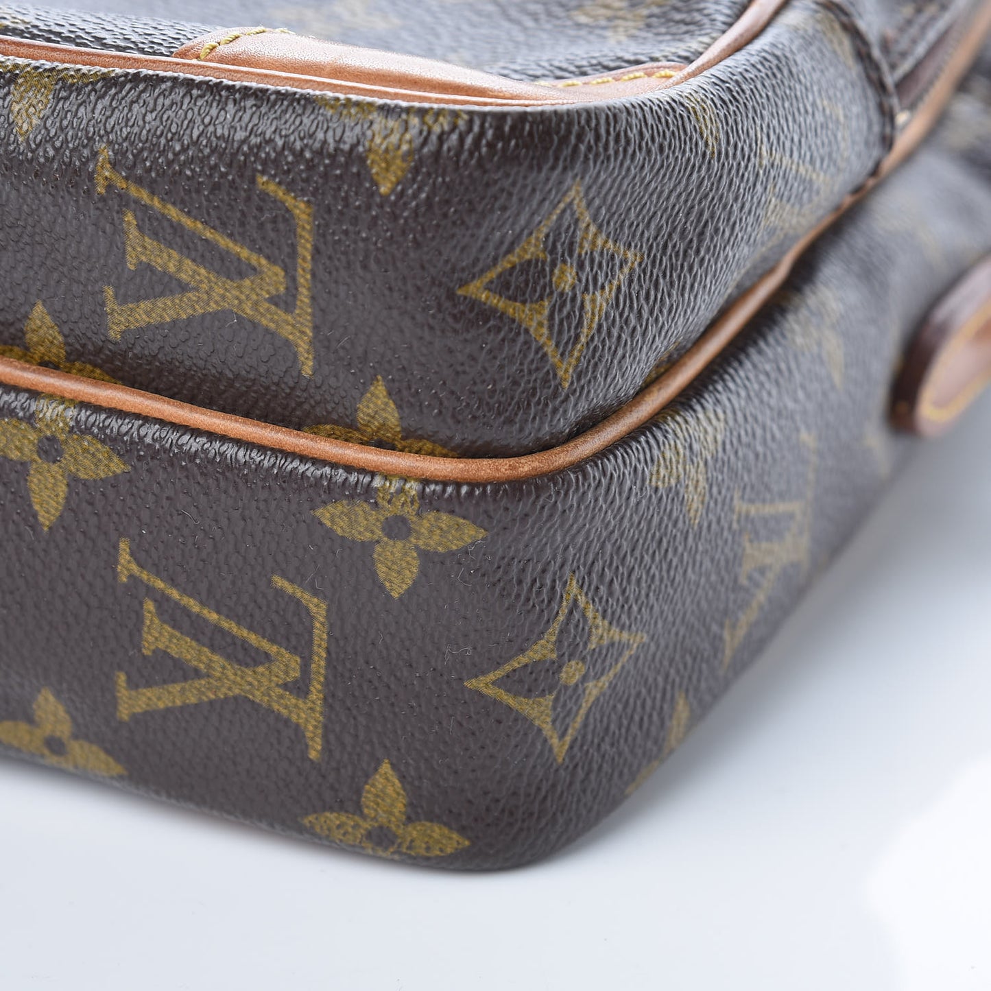 Monogram Amazone