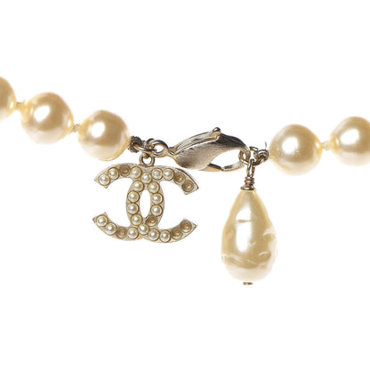 Chanel Pearl CC Long Necklace Gold 4 of 5