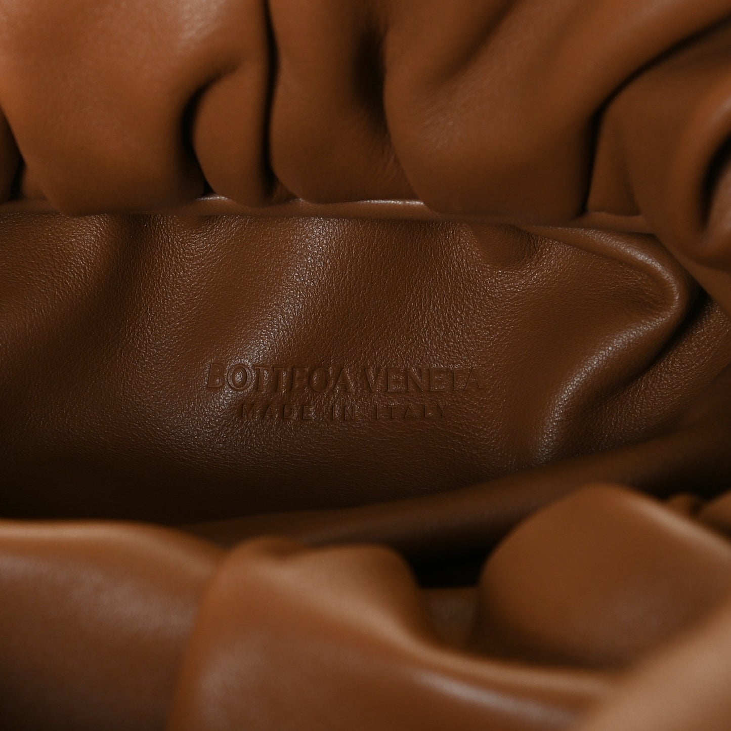 Smooth Butter Calfskin Small The Shoulder Pouch Cammello