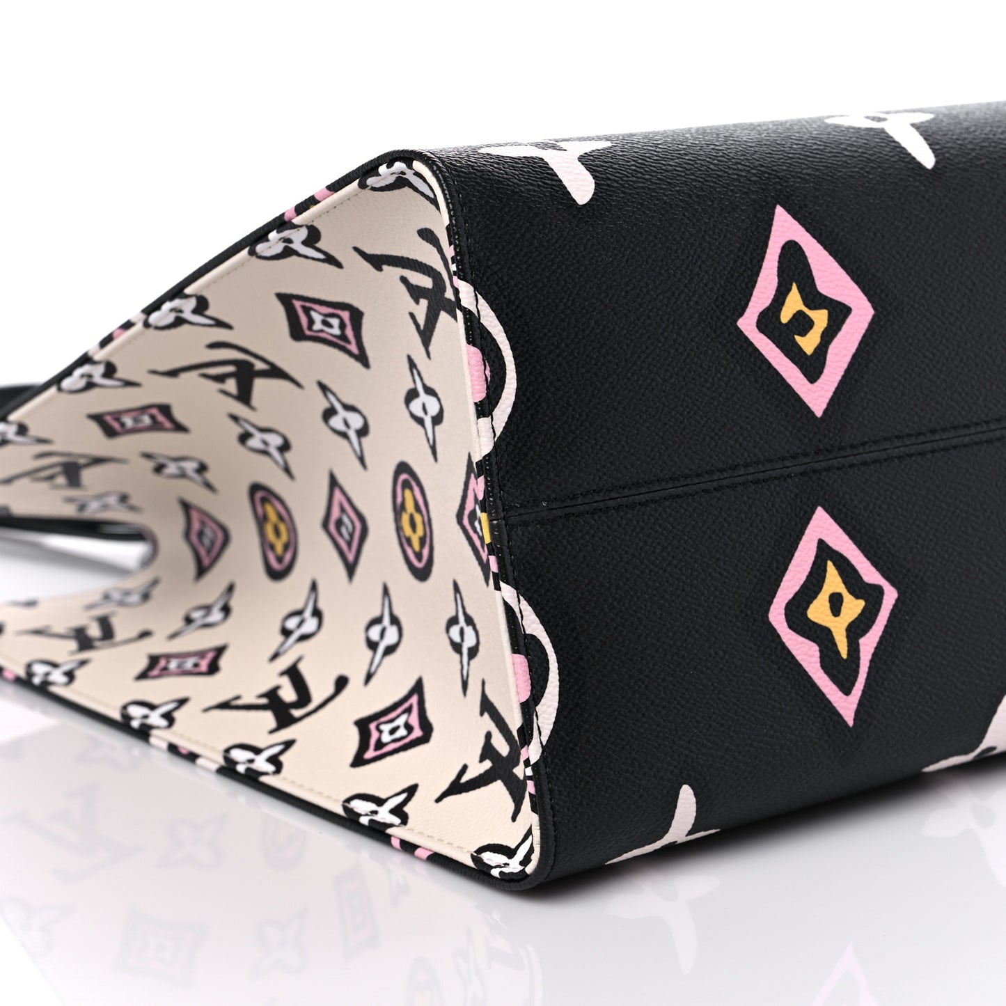 Monogram Giant Wild At Heart Onthego GM Black