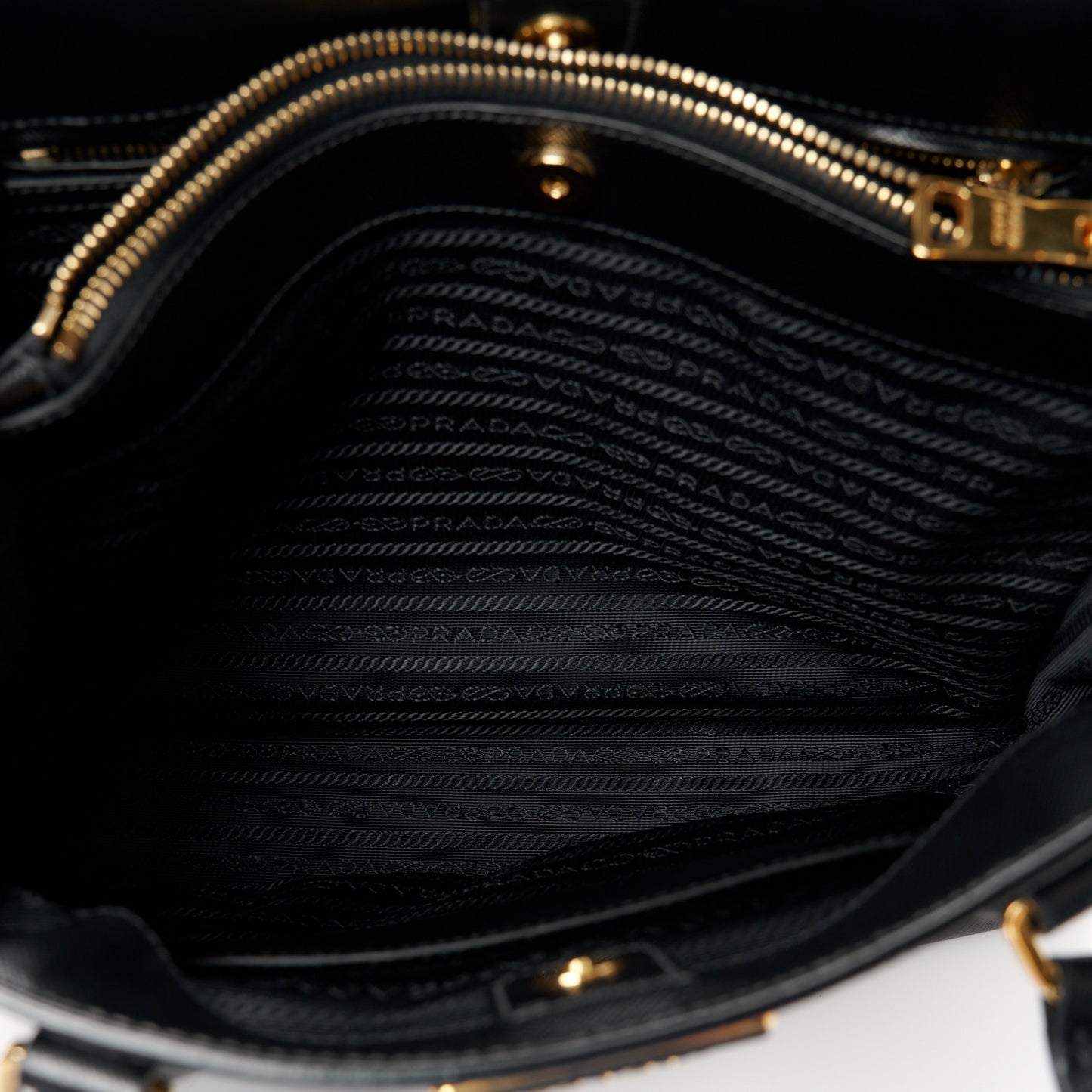 Saffiano Lux Medium Tote Black