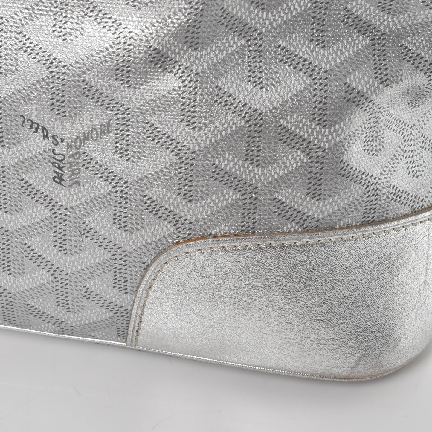 Goyardine Beluga MM Silver