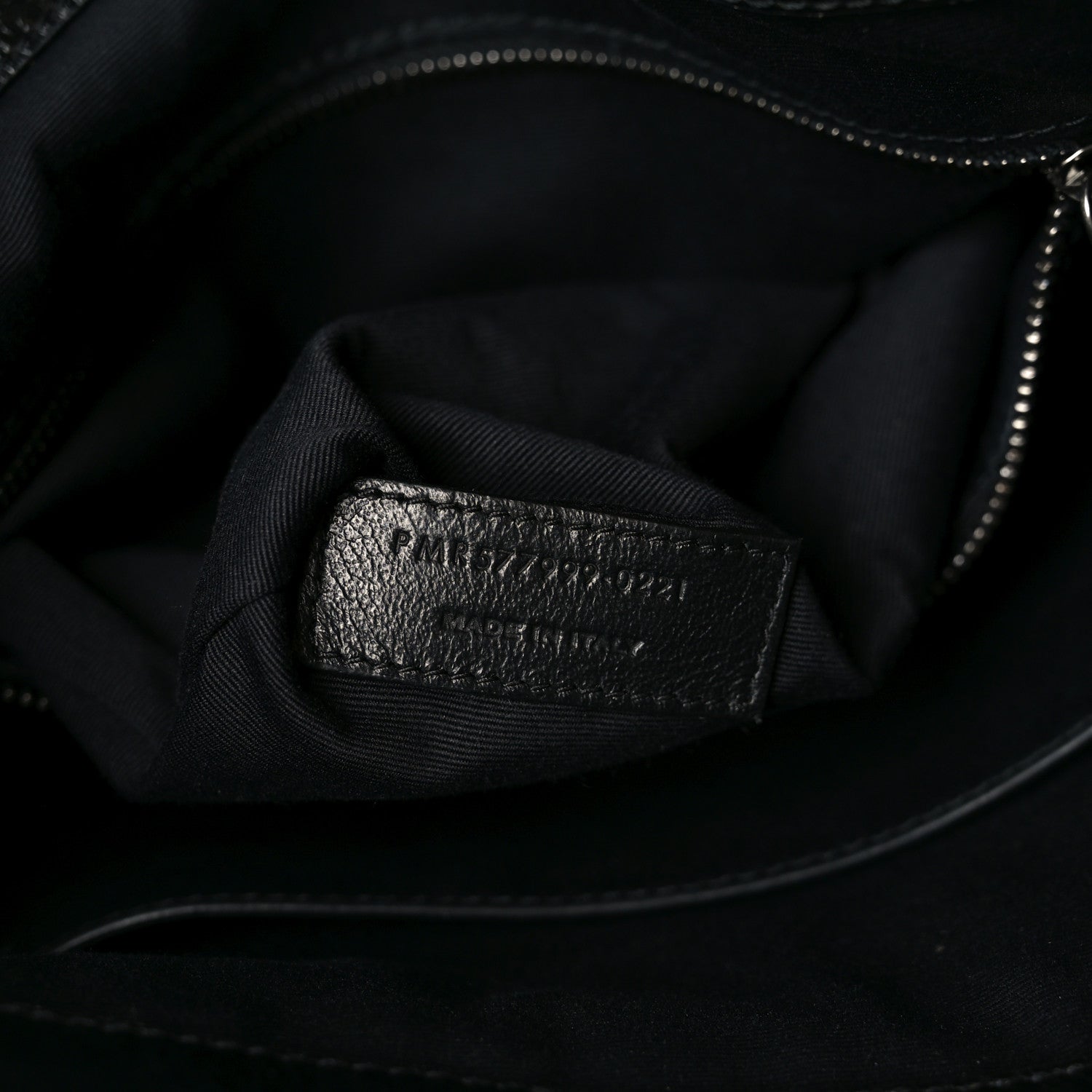 Saint Laurent Crinkled Calfskin Matelasse Monogram Medium Niki Shopper Tote Black 7 of 10
