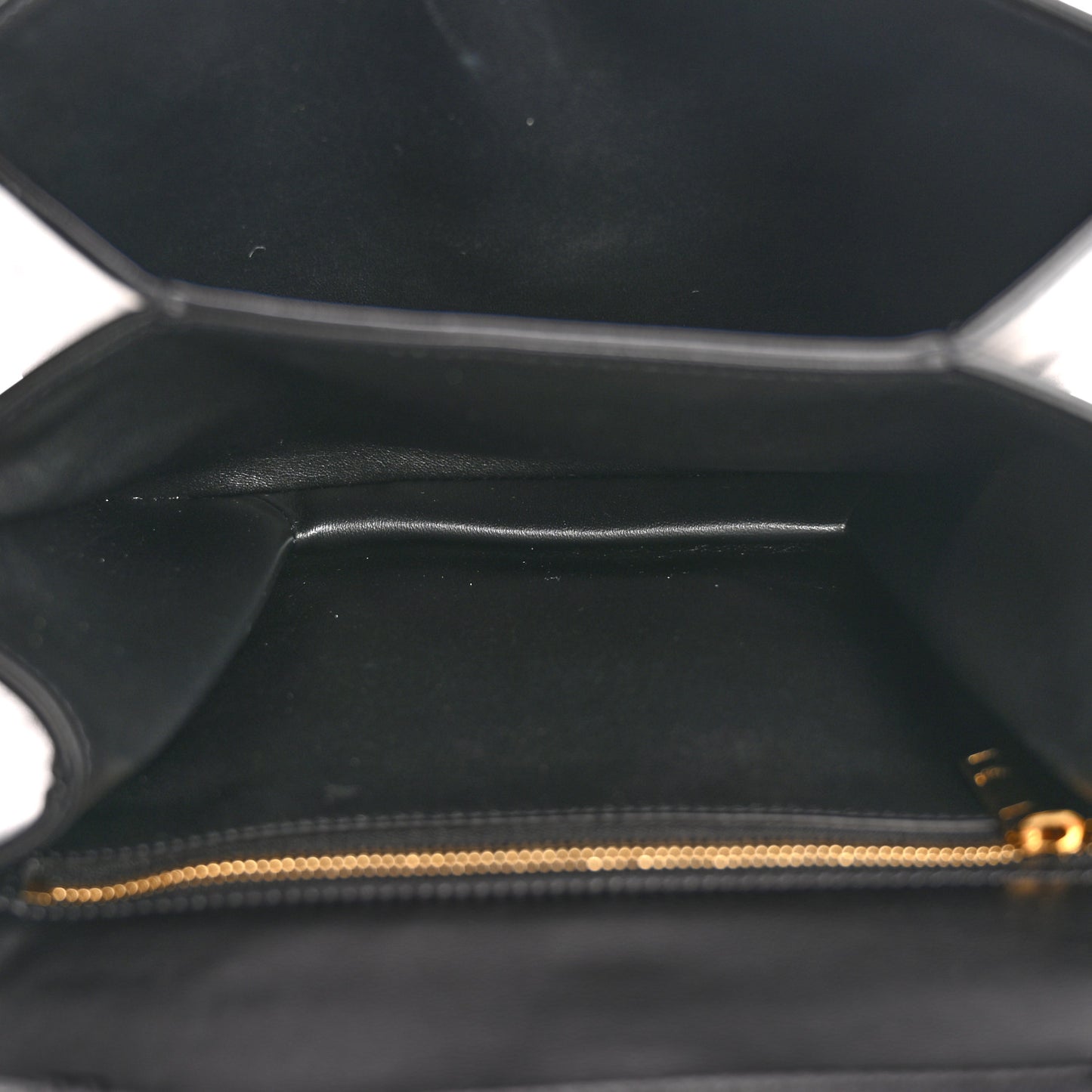 Smooth Calfskin Medium Tabou Black