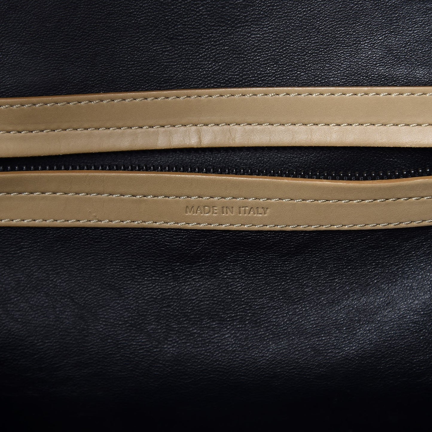 Suede Medium Phantom Luggage Dune