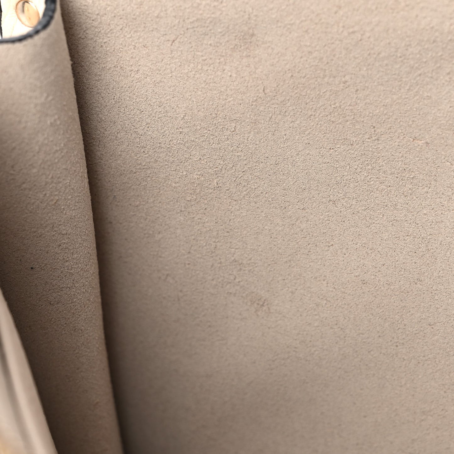 Pebbled Calfskin Rockstud Zip Pouch Ivory