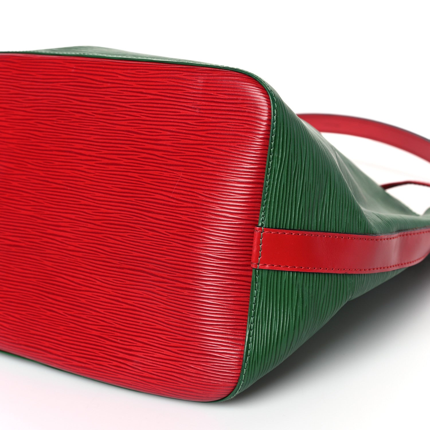 Louis Vuitton Epi Bi-Color Petit Noe Borneo Castillan Red 7 of 8