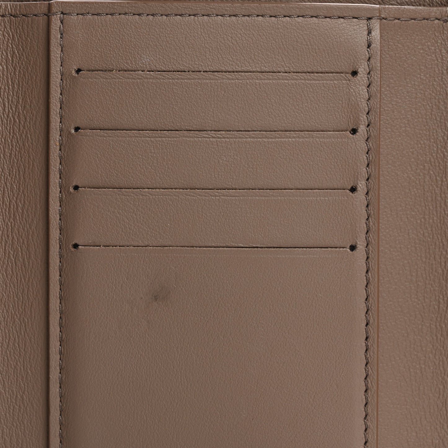 Taurillon Capucines Compact Wallet Magnolia