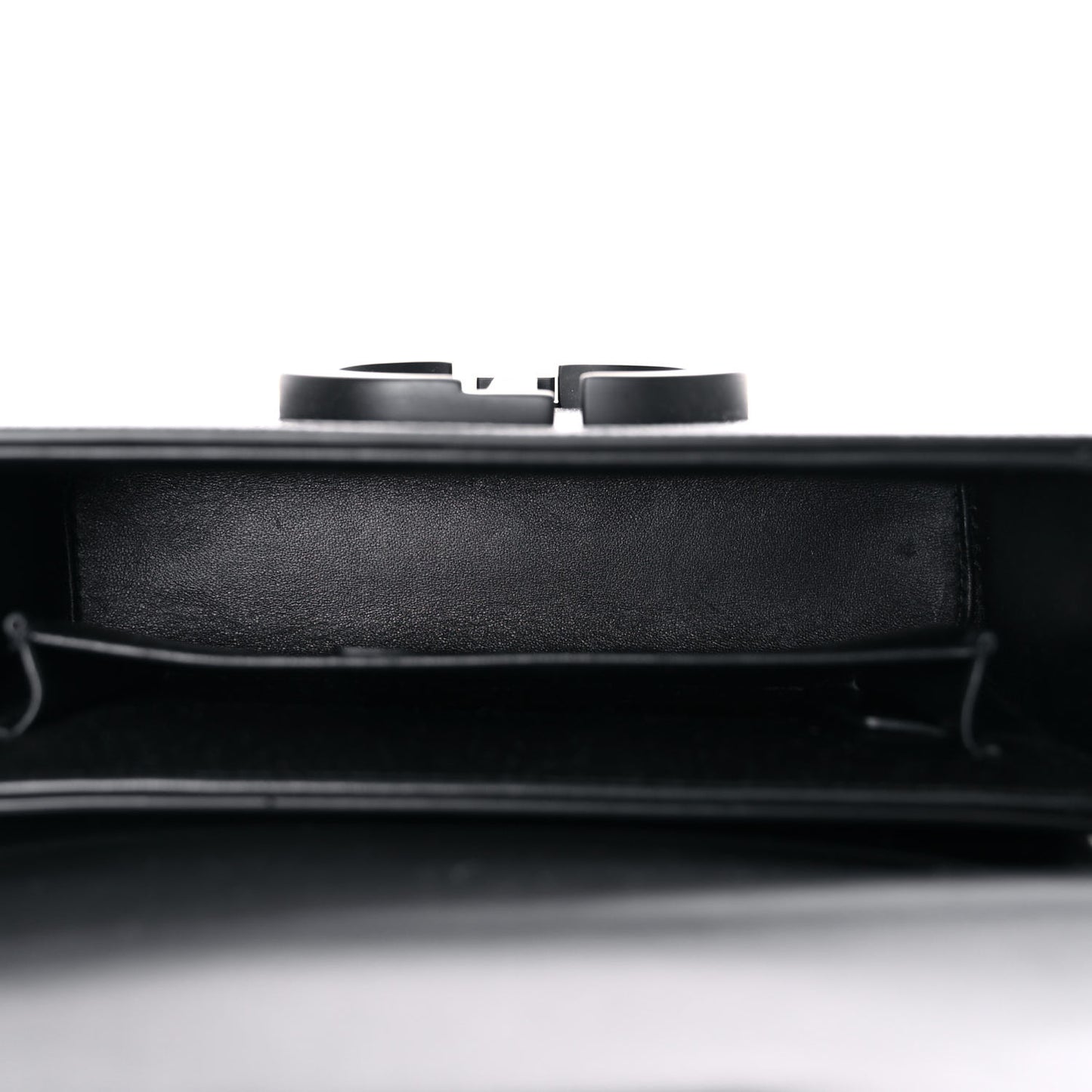 Ultra Matte Grained Calfskin 30 Montaigne Box Bag Black