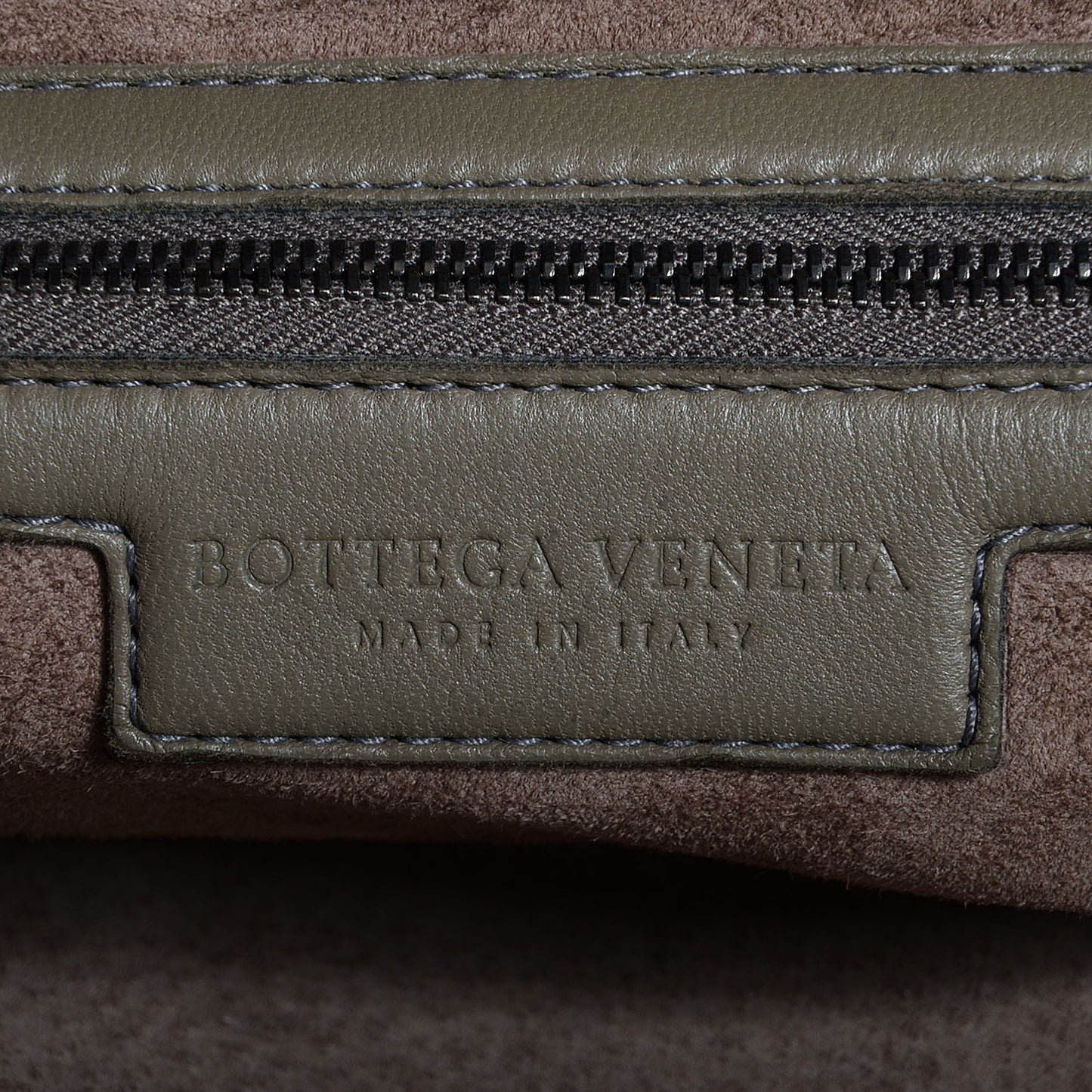 Nappa Intrecciato Large Veneta Hobo Shadow