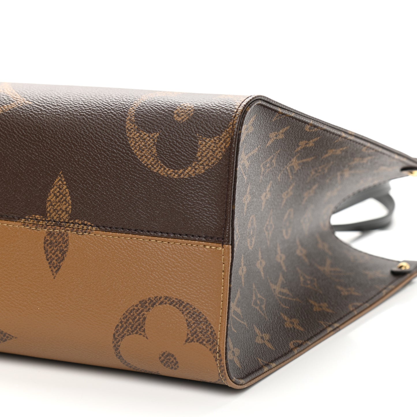 Reverse Monogram Giant Onthego MM