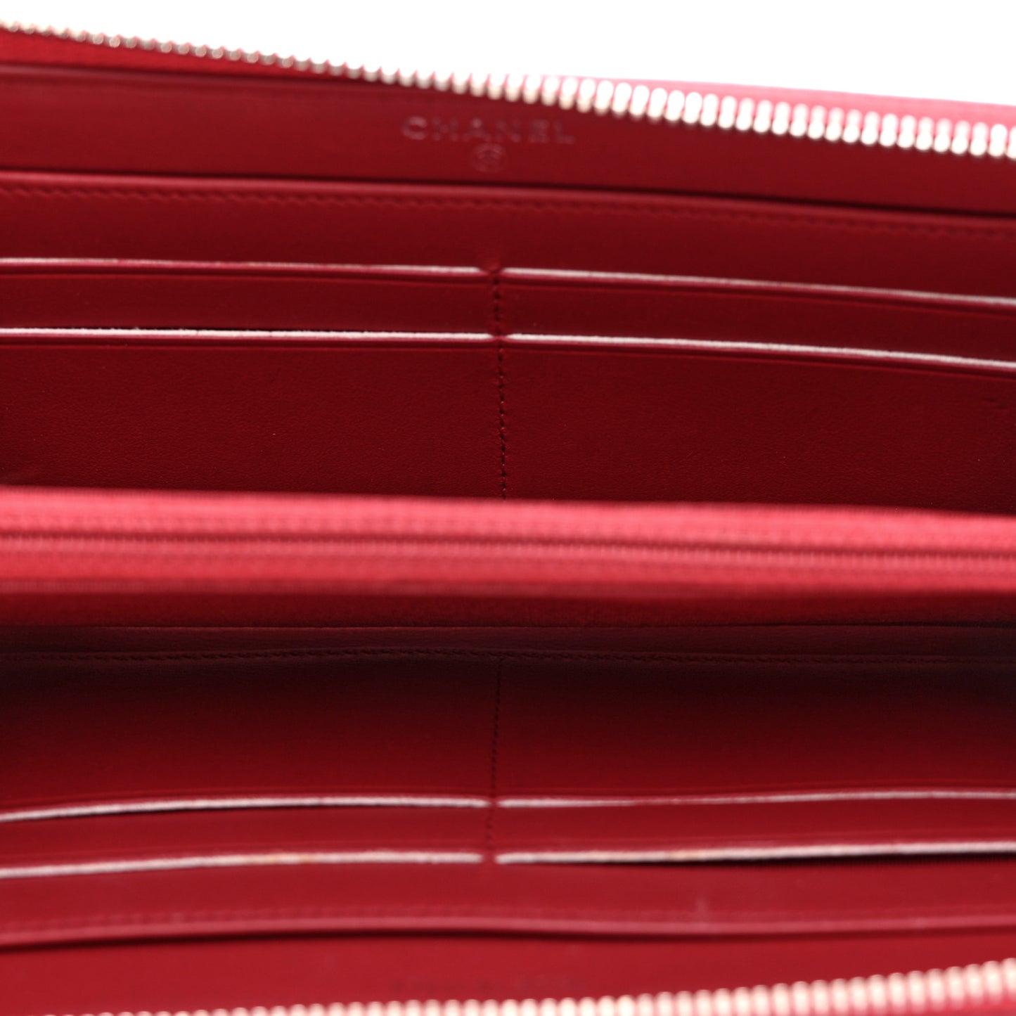 Caviar Quilted Diamond CC Gusset Zip Around Wallet Red