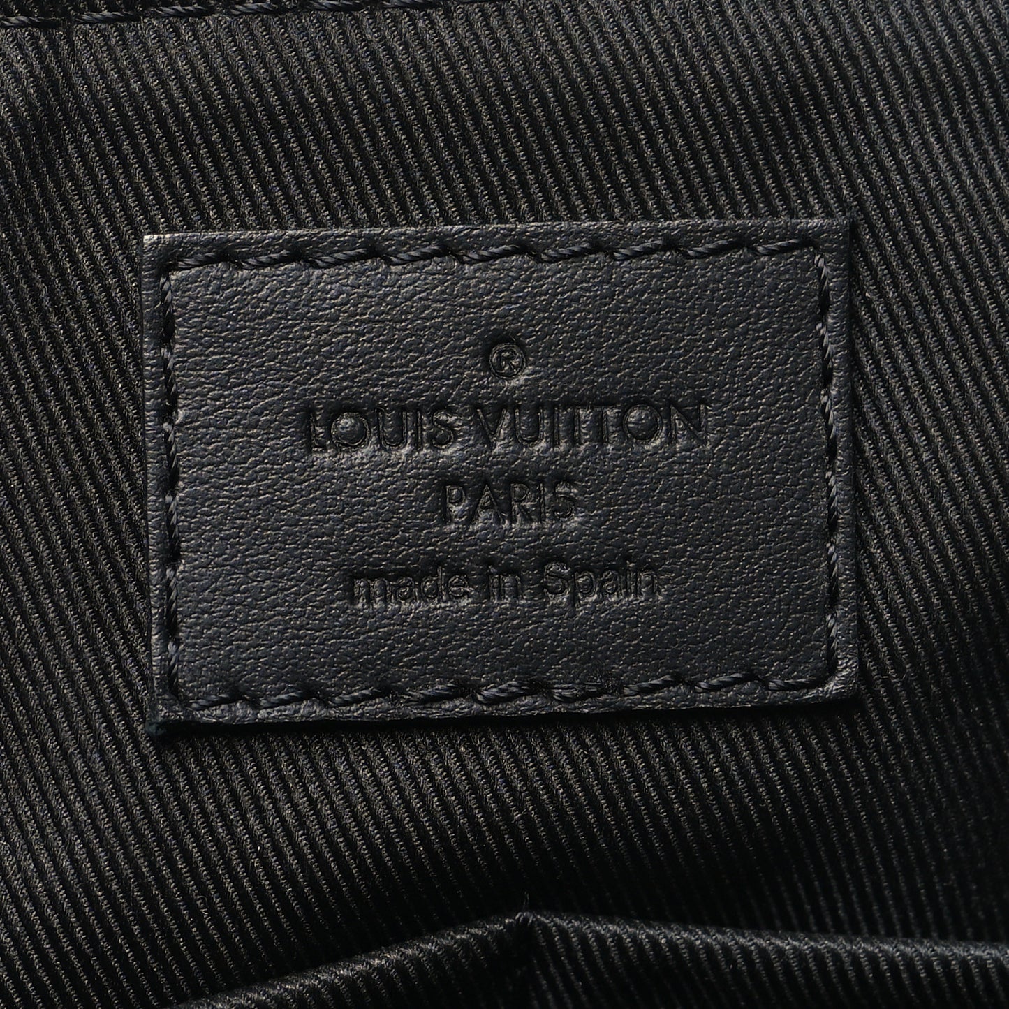 Calfskin Aerogram Messenger Black