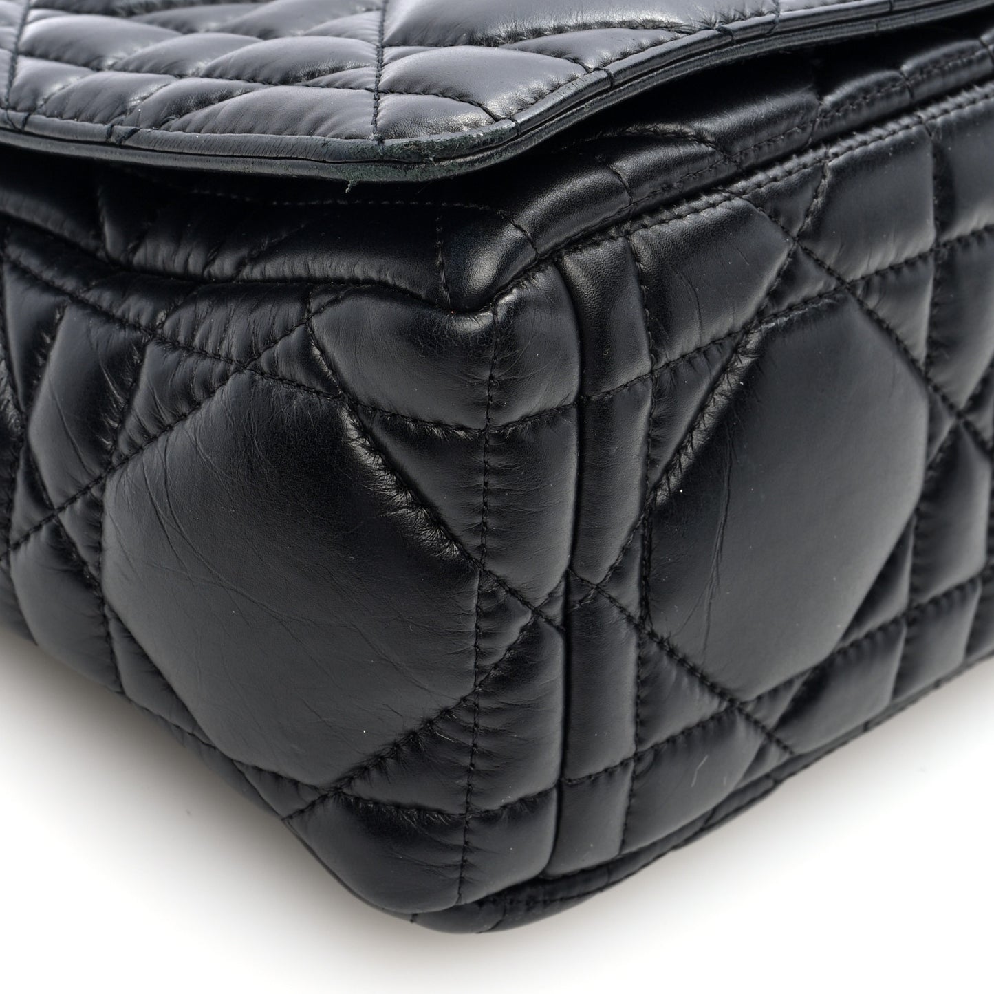 Calfskin Macrocannage Medium Caro Bag Black