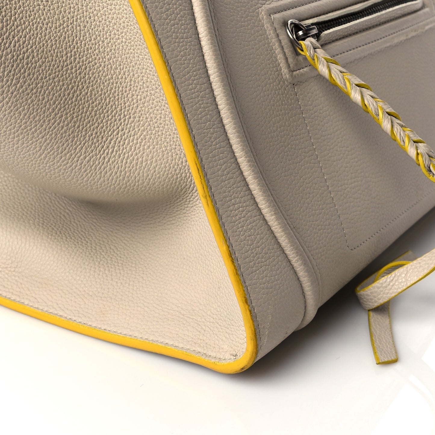 Grained Calfskin Medium Phantom Luggage Powder