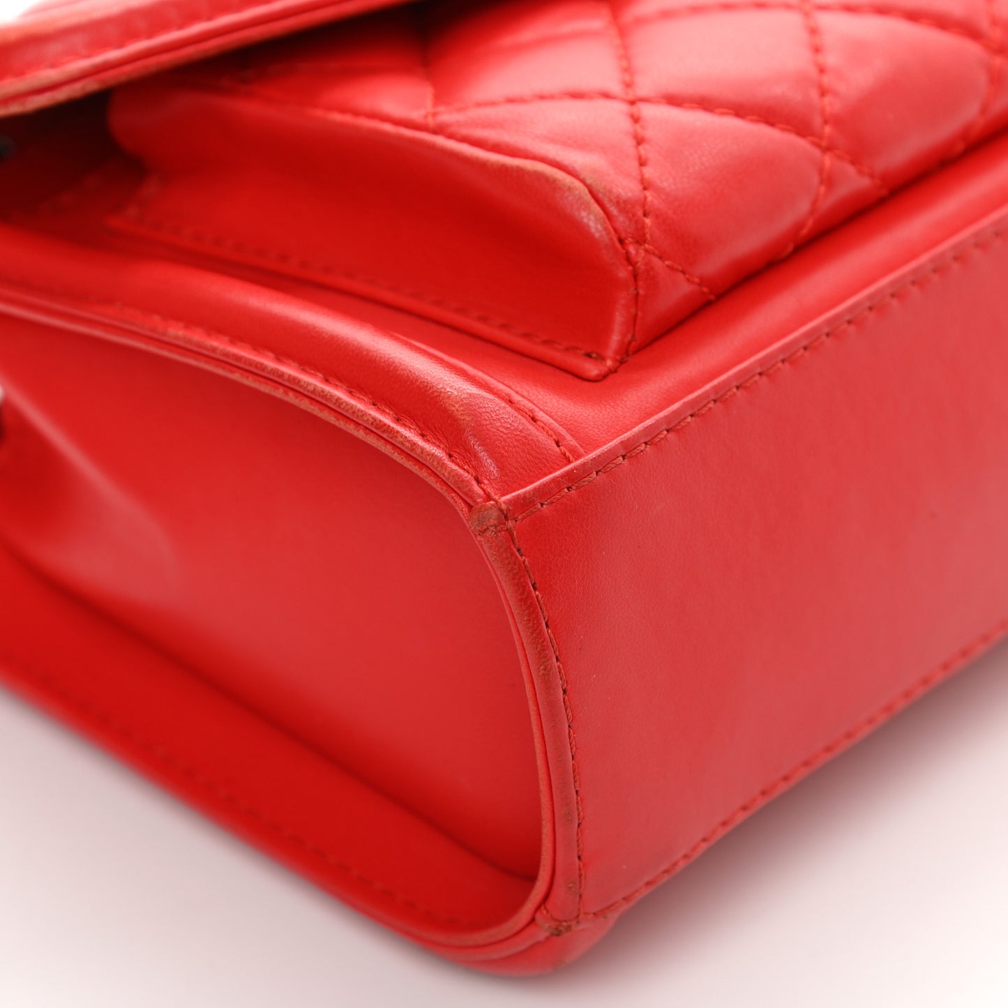 Lambskin Quilted Small Geometric Flap Red