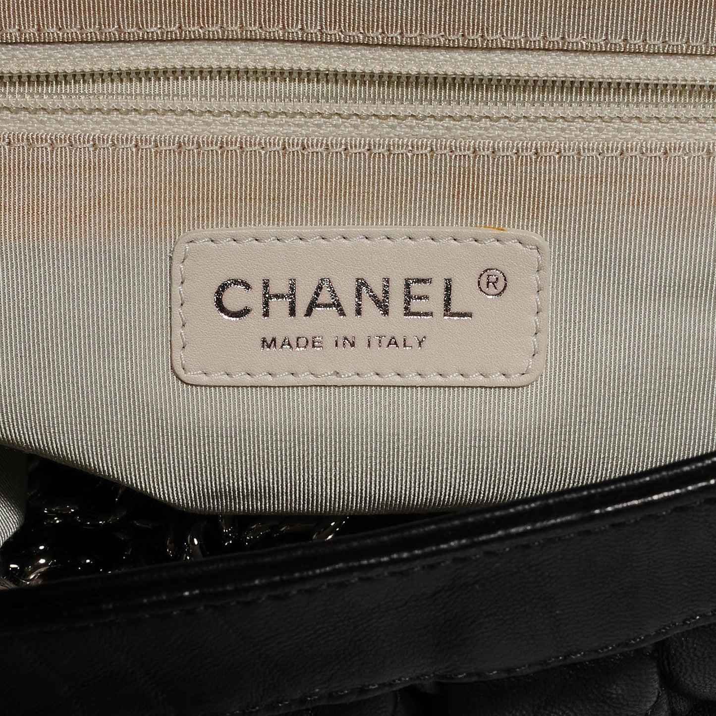 Crumpled Lambskin Chain Around Medium Messenger Black