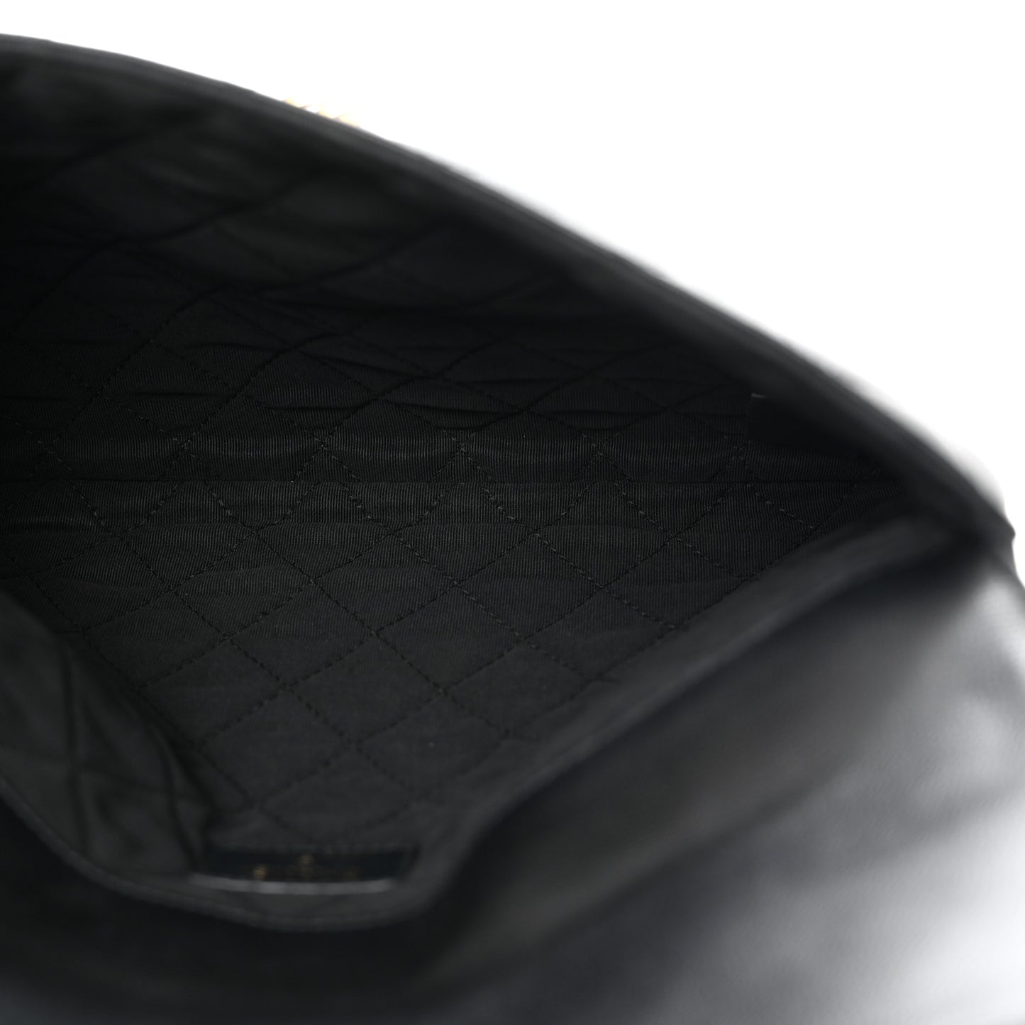 Caviar Quilted Medium Golden Class Pouch Black