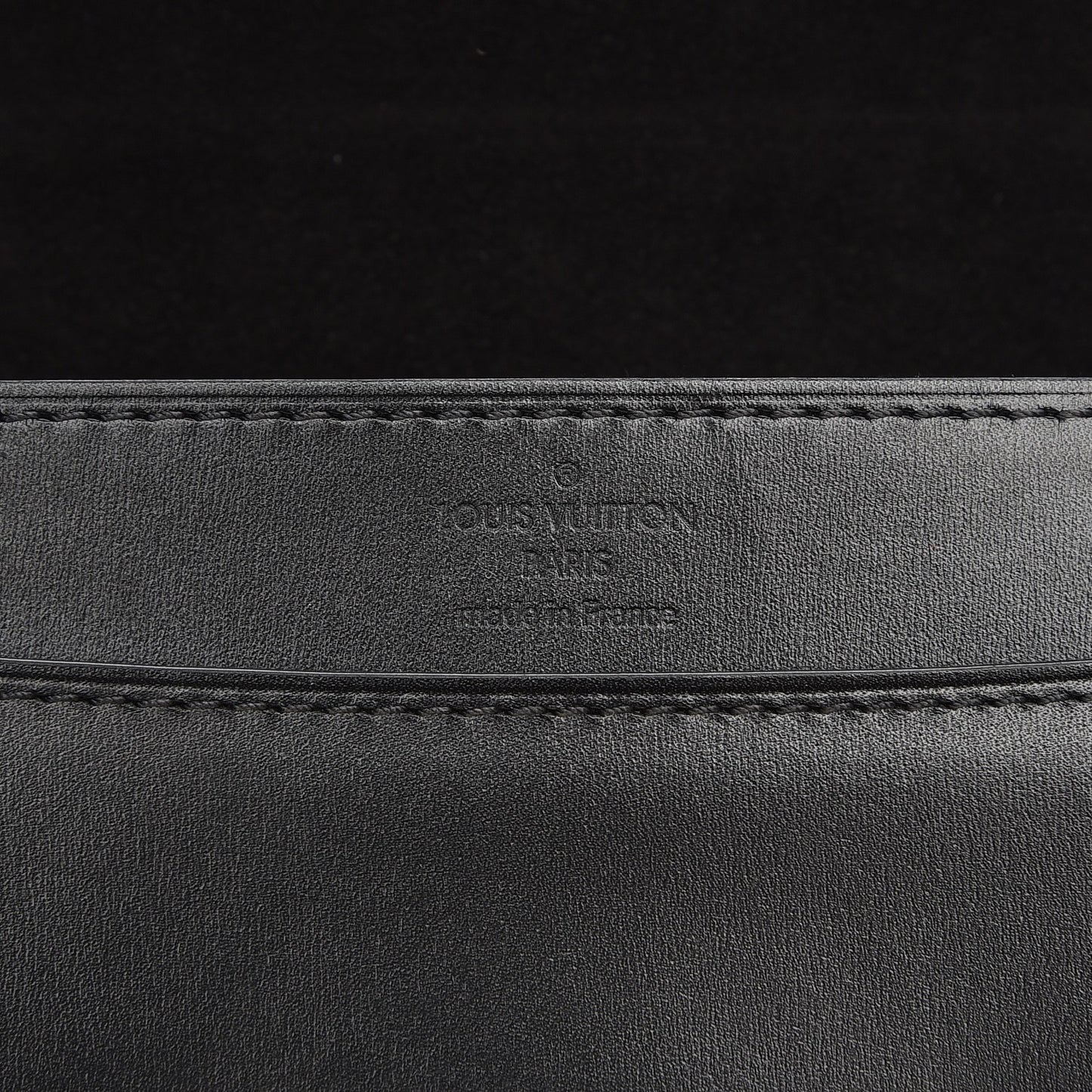 Calfskin Chain Louise GM Black