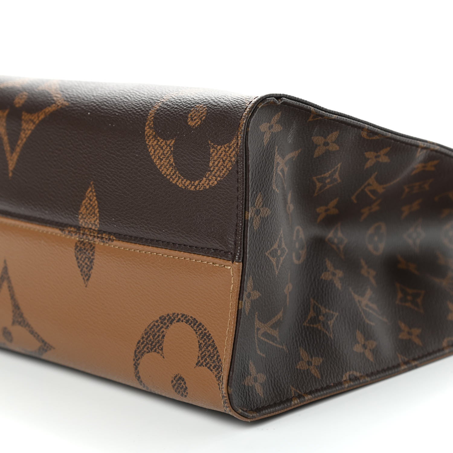Louis Vuitton Reverse Monogram Giant Onthego MM 8 of 9