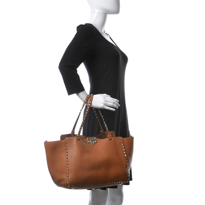Valentino Garavani Pebbled Calfskin Medium Rockstud Tote Light Cuir 3 of 10