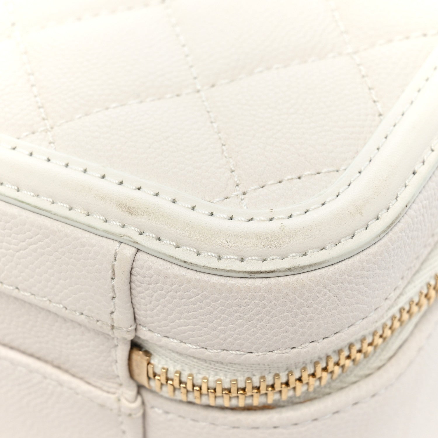 Chanel Caviar Quilted Medium CC Filigree Vanity Case White 15 of 18