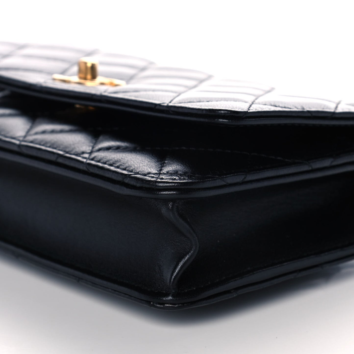 Lambskin Quilted CC Pearl Crush Wallet on Chain WOC Black