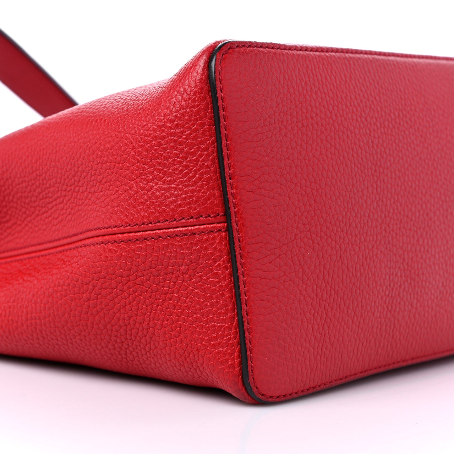 Pebbled Calfskin Large Soho Hobo Tabasco Red
