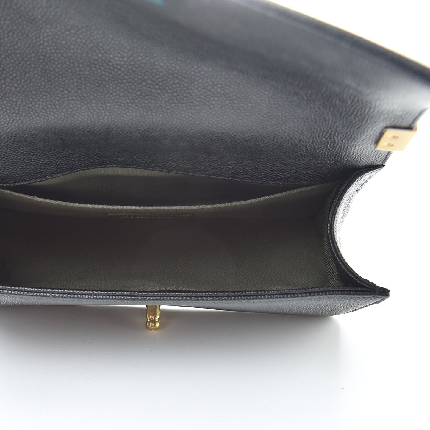 Caviar Quilted Medium Boy Flap Black